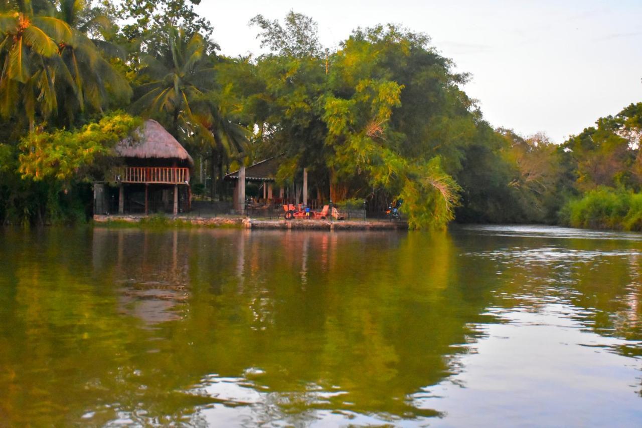 Pelican Lake Udawalawe Eksteriør bilde
